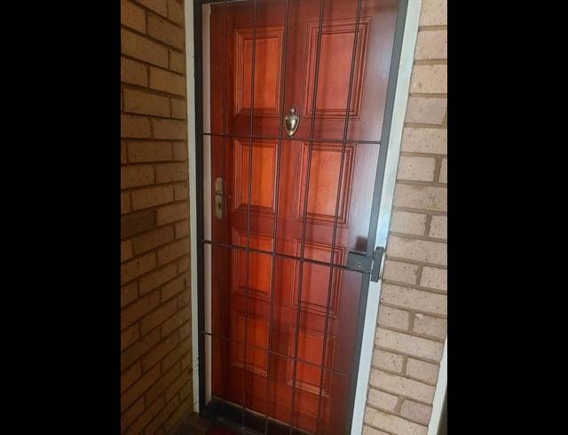 2 BEDROOM PROPERTY TO RENT IN HENNOPSPARK